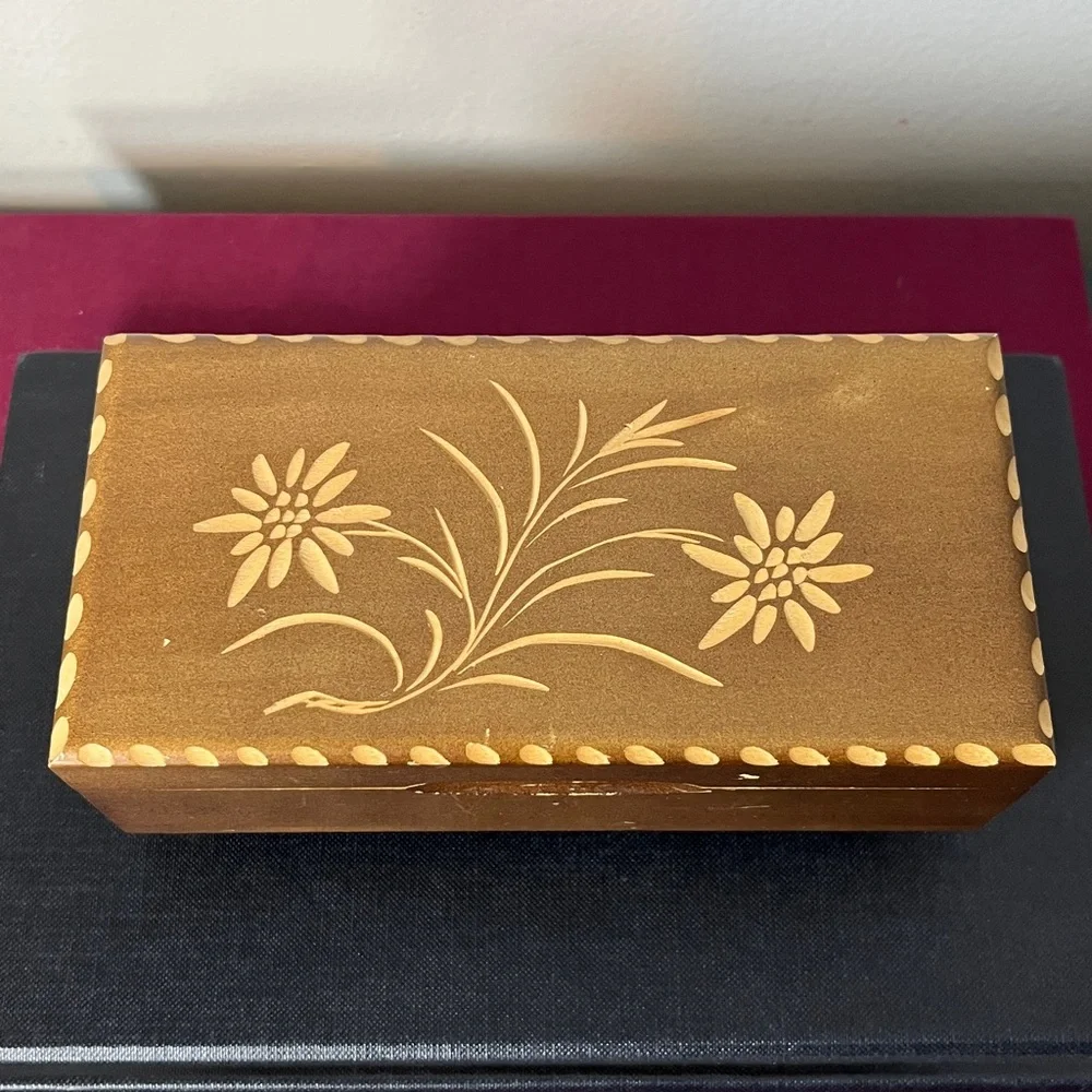 Vintage Hand Carved‎ Swiss Wooden Music Jewelry Box w Edelweiss Floral Design